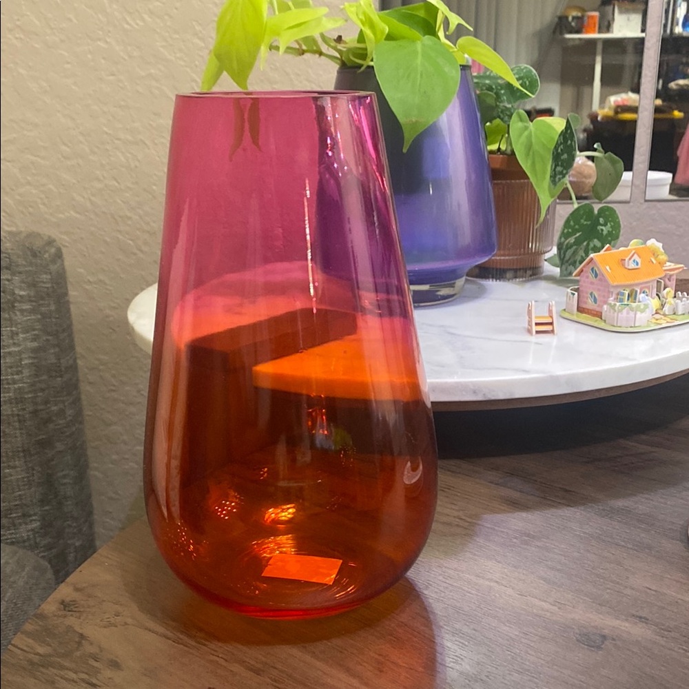 Elegant Pink and Orange Glass Vase Accent